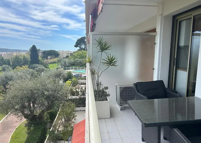 Apartmán Superbe 2 Pieces Vue Mer, Piscine, Parking Antibes