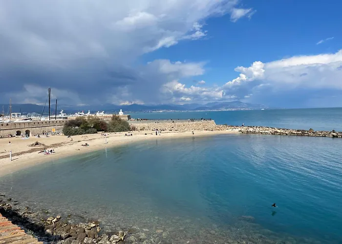 Superbe 2 Pieces Vue Mer, Piscine, Parking * Antibes