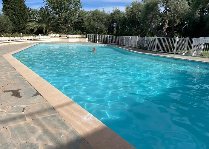 Apartmán Superbe 2 Pieces Vue Mer, Piscine, Parking *