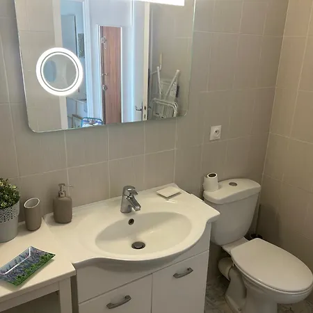 Superbe 2 Pieces Vue Mer, Piscine, Parking Antibes