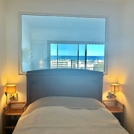 Superbe 2 Pieces Vue Mer, Piscine, Parking