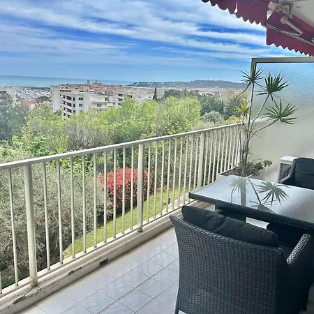 شقة Superbe 2 Pieces Vue Mer, Piscine, Parking أنتيب