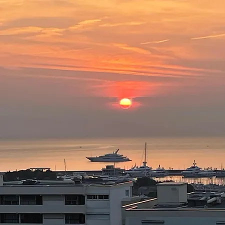 Apartment Superbe 2 Pieces Vue Mer, Piscine, Parking Antibes