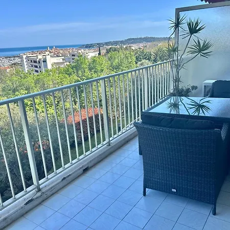 Apartman Superbe 2 Pieces Vue Mer, Piscine, Parking *