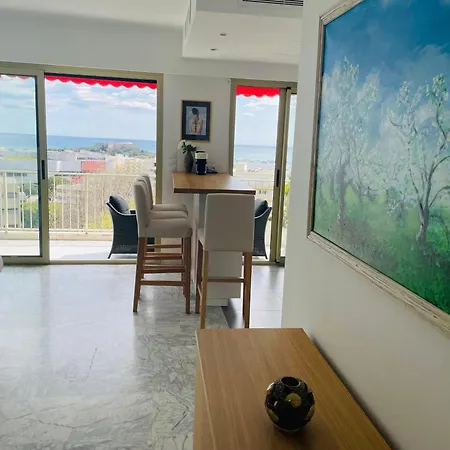 Superbe 2 Pieces Vue Mer, Piscine, Parking * Antibes