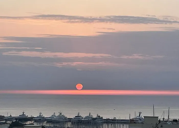 Superbe 2 Pièces Vue Mer, Piscine, Parking Appartement *