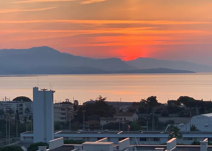 Appartement Superbe 2 Pièces Vue Mer, Piscine, Parking