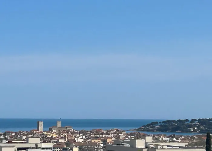 Appartement Superbe 2 Pièces Vue Mer, Piscine, Parking *
