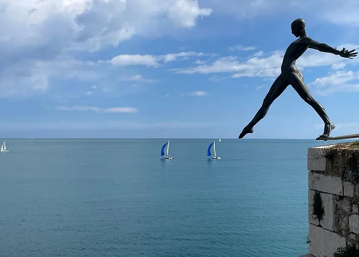 Superbe 2 Pièces Vue Mer, Piscine, Parking Antibes
